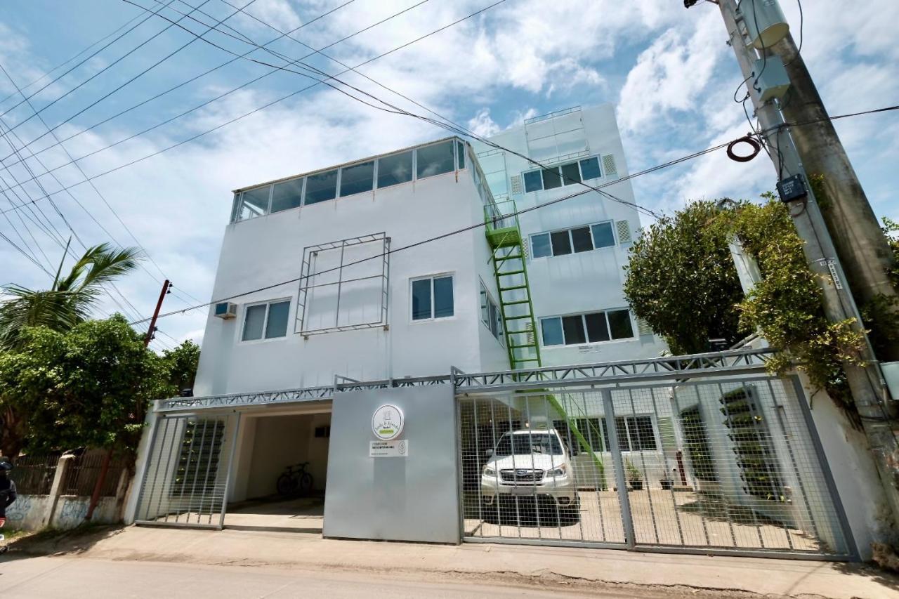 베드 앤 프렌드 호스텔 막탄 외부 사진